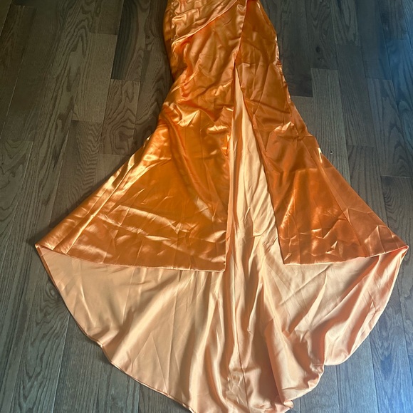 Sheath/Column Halter Charmeuse Bridesmaid Dresses With High Split - Picture 6 of 13